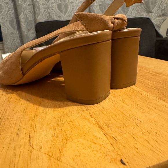 Heels - Picture 4 of 10